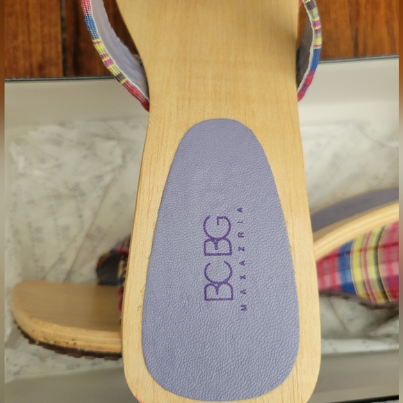 NWT BCBG Maxazria randbow snake skin wedge sandal heel with box size 8 - Picture 9 of 9